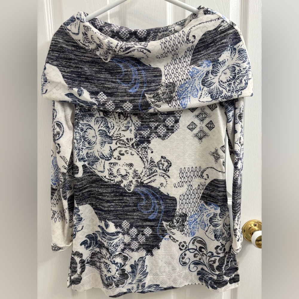 Cleo Blue and Cream Knit Top